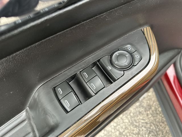Used 2018 Red GMC SLE-2 image 17