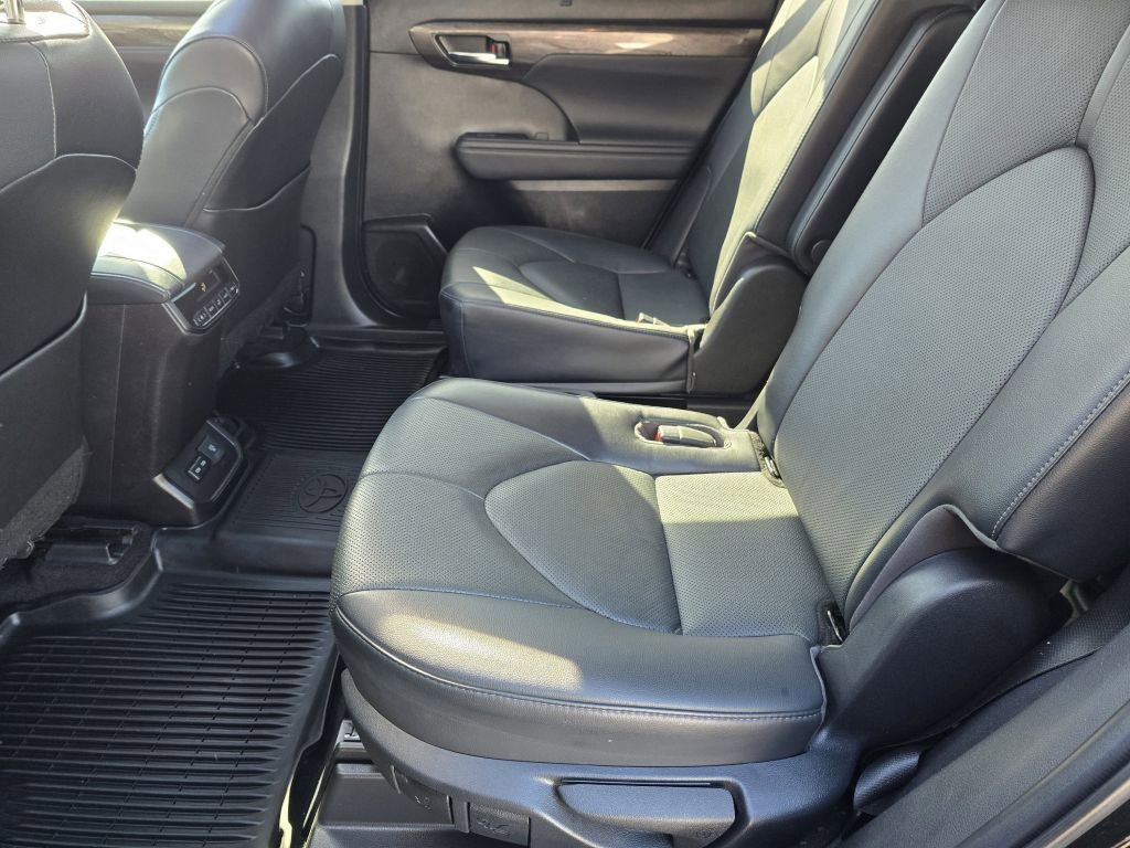 2022 Toyota Highlander Limited - Photo 31