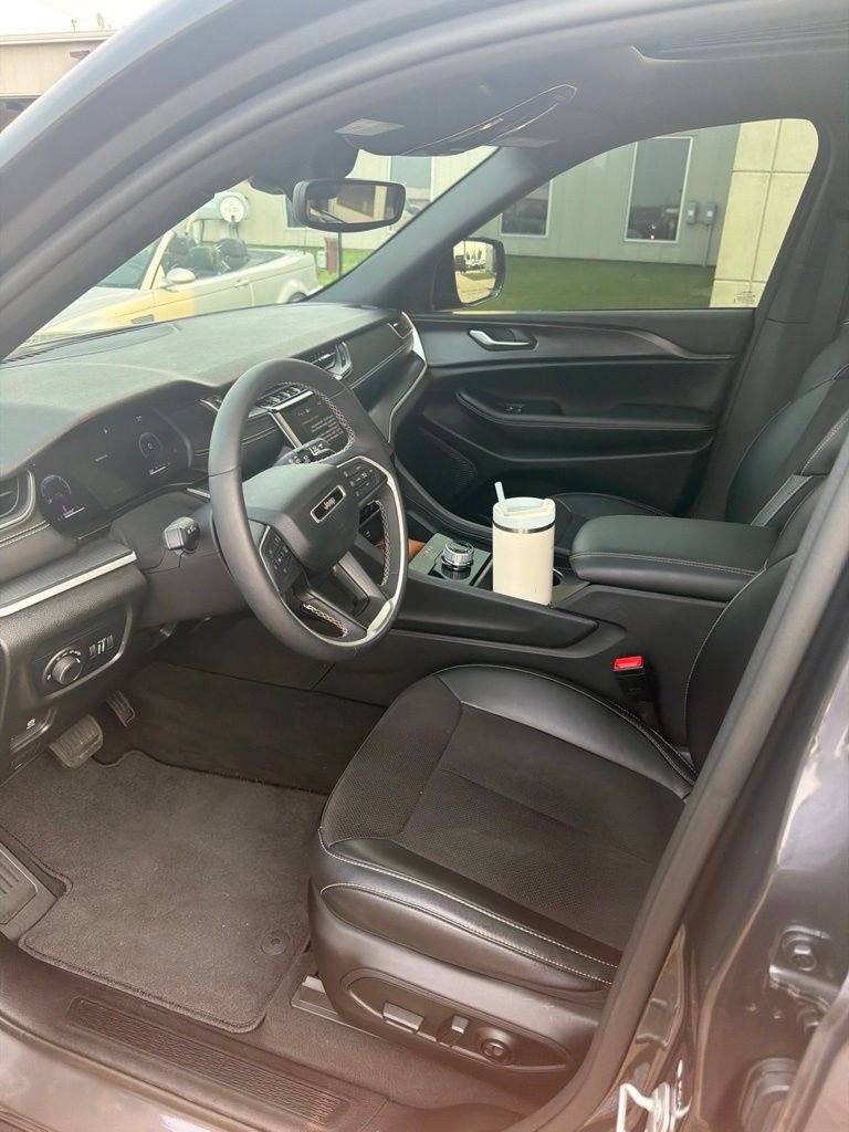 Used 2023 Baltic Gray Metallic Clearcoat Jeep Altitude X image 10