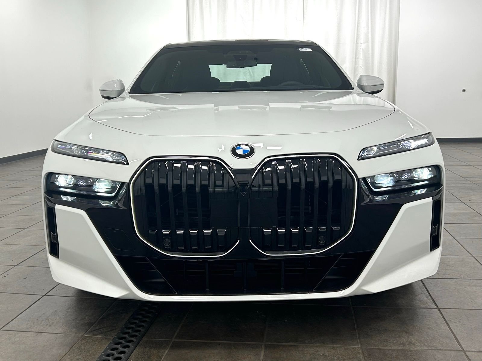 2025 BMW 7 Series 760i - Photo 7