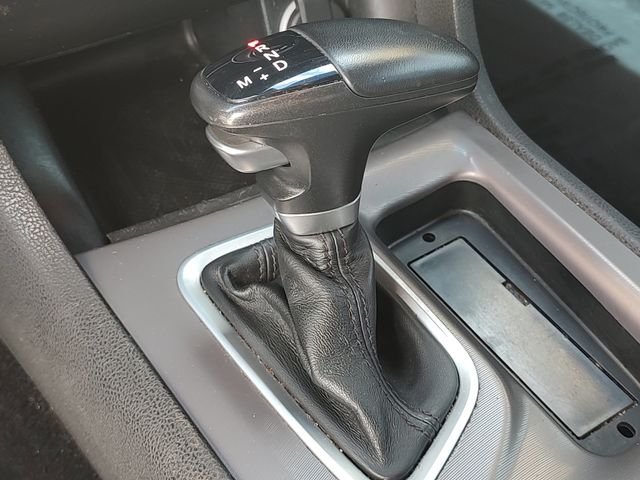 Used 2023 Green Dodge SXT image 17