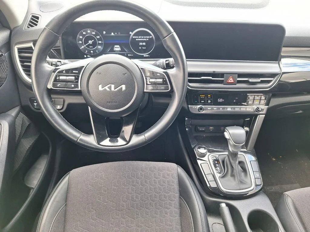 Used 2024 White Kia S image 20