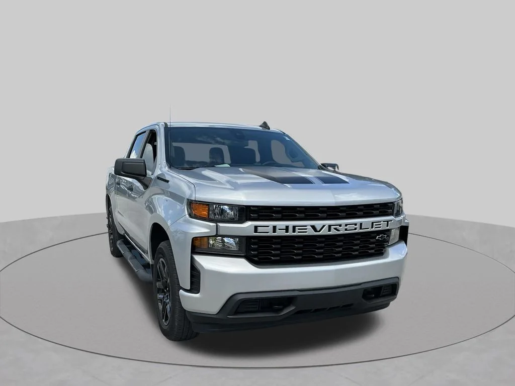 Used 2022 Silver Chevrolet Custom image 19