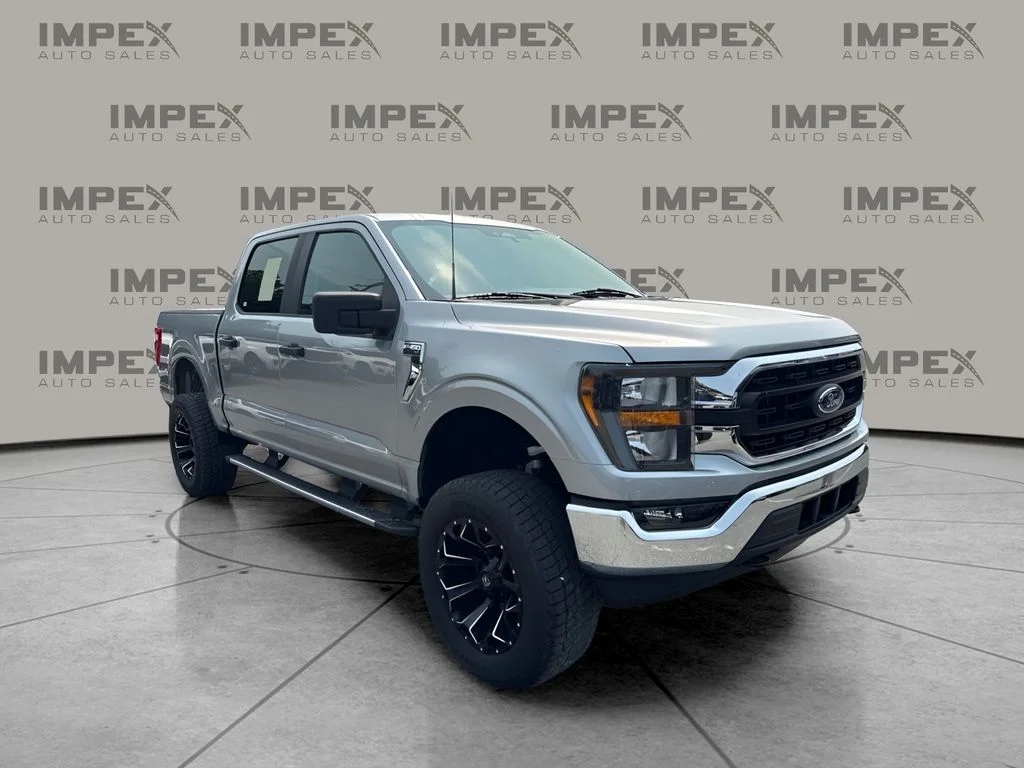 Used 2023 Silver Ford XLT image 5