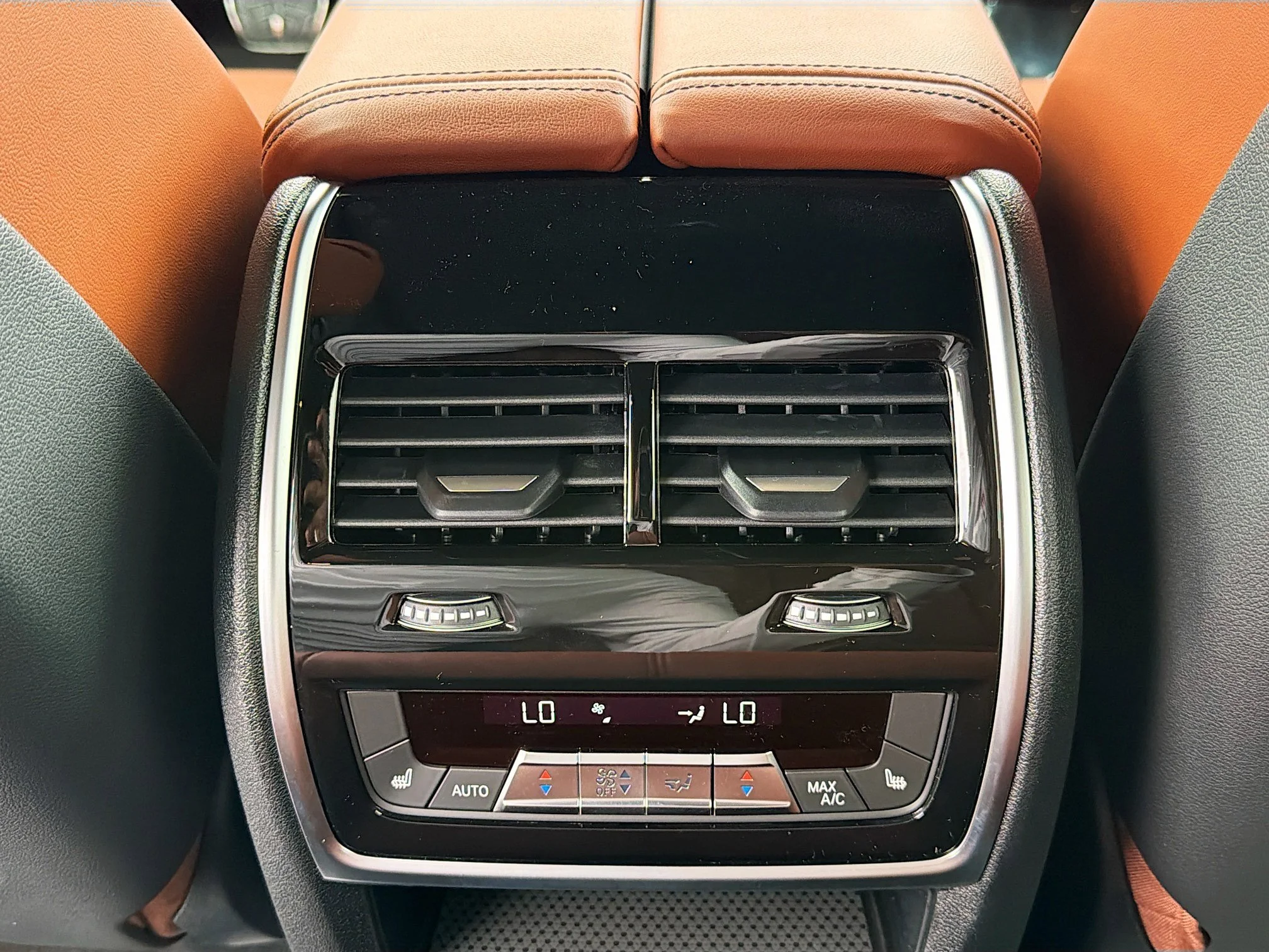 New 2026 Black Sapphire Metallic BMW M60i image 19