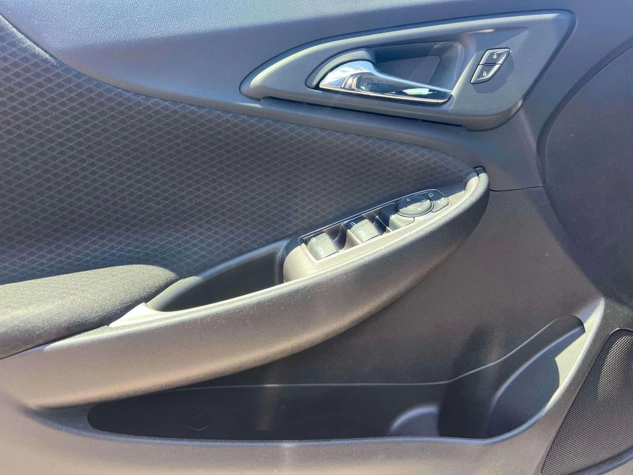 Used 2022 Dark Ash Metallic Chevrolet FWD RS image 17