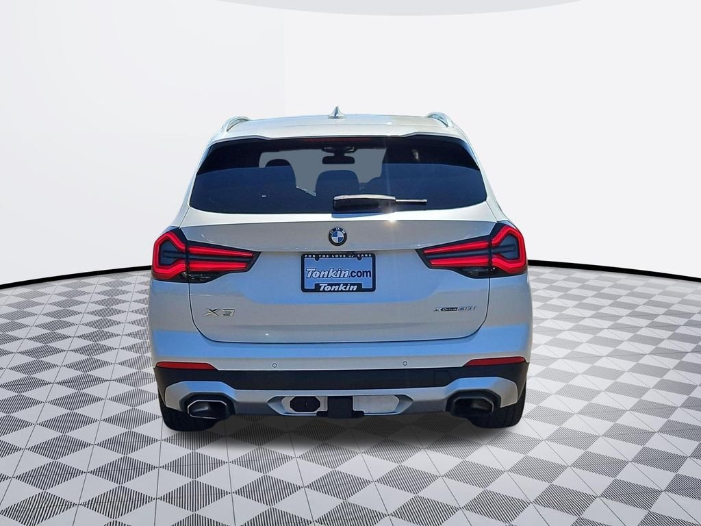 Used 2024 Mineral White Metallic BMW xDrive30i image 4