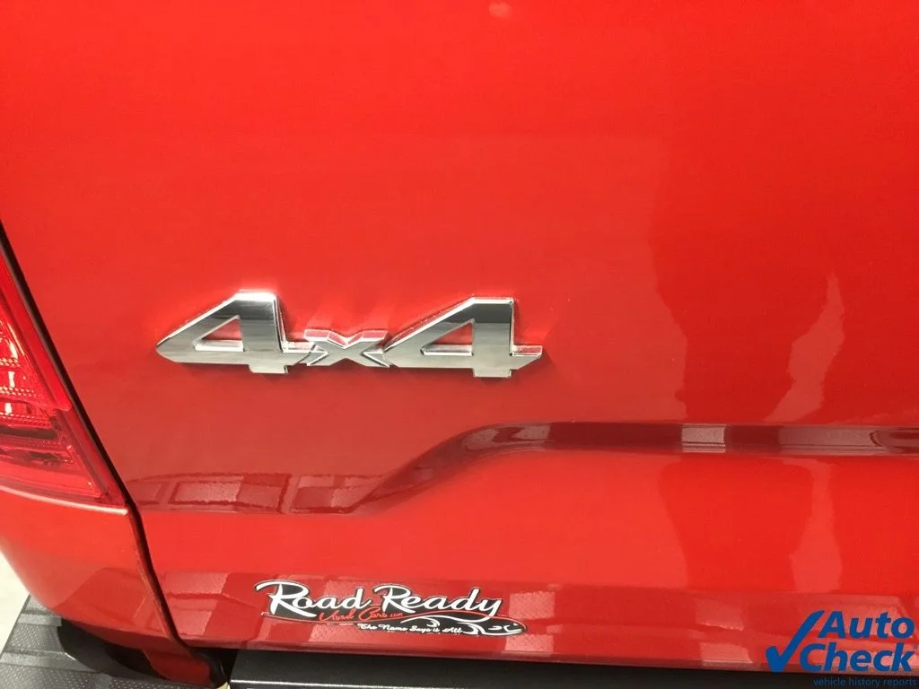 Used 2014 Red Toyota SR5 image 19