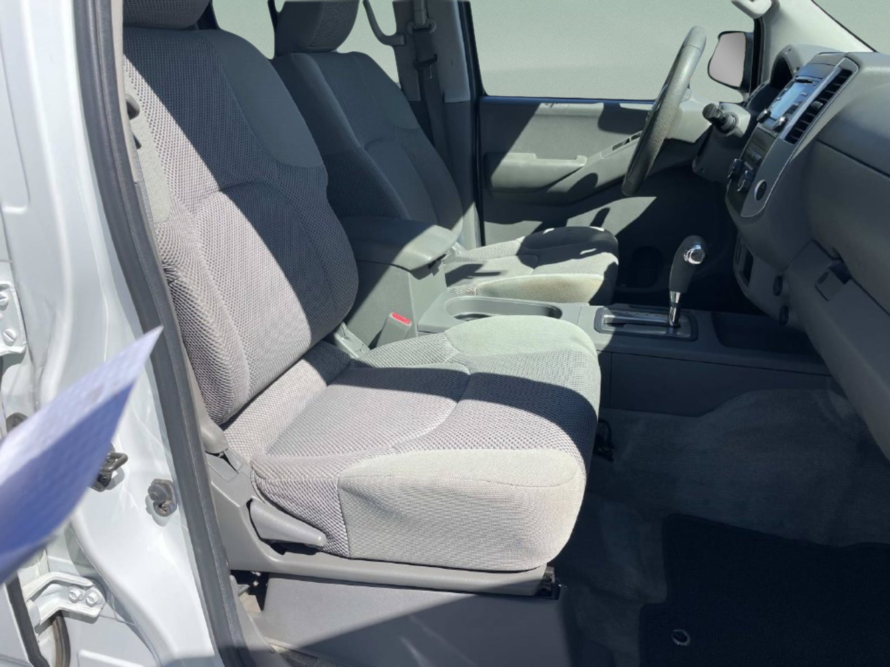 Used 2013 White Nissan SV image 17