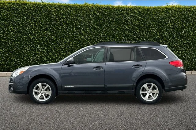 Used 2014 Gray Subaru 2.5i image 6