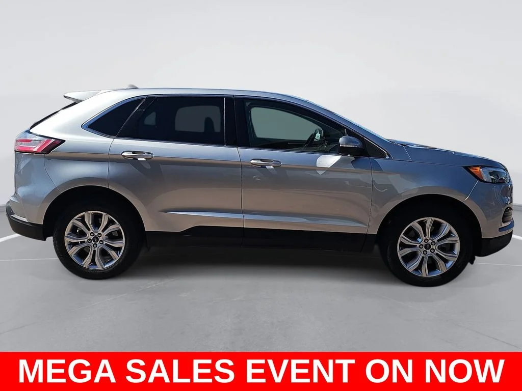 Used 2022 Silver Ford Titanium image 2