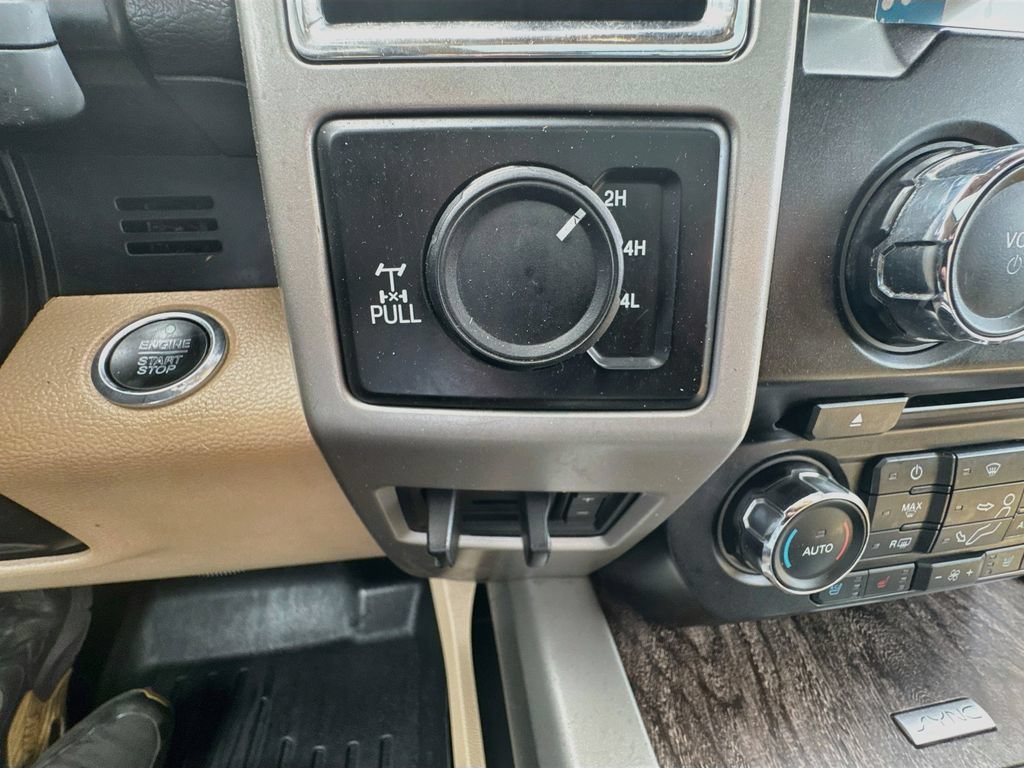 Used 2017  Ford Lariat image 42