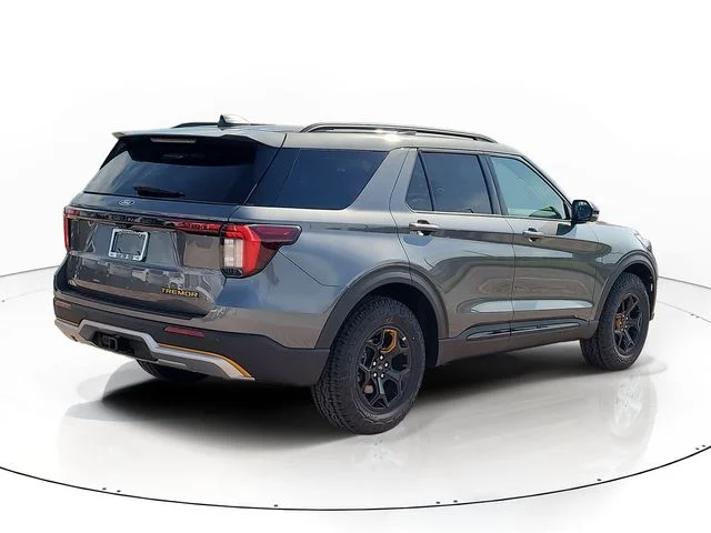 New 2027 Gray Metallic Ford Tremor image 5
