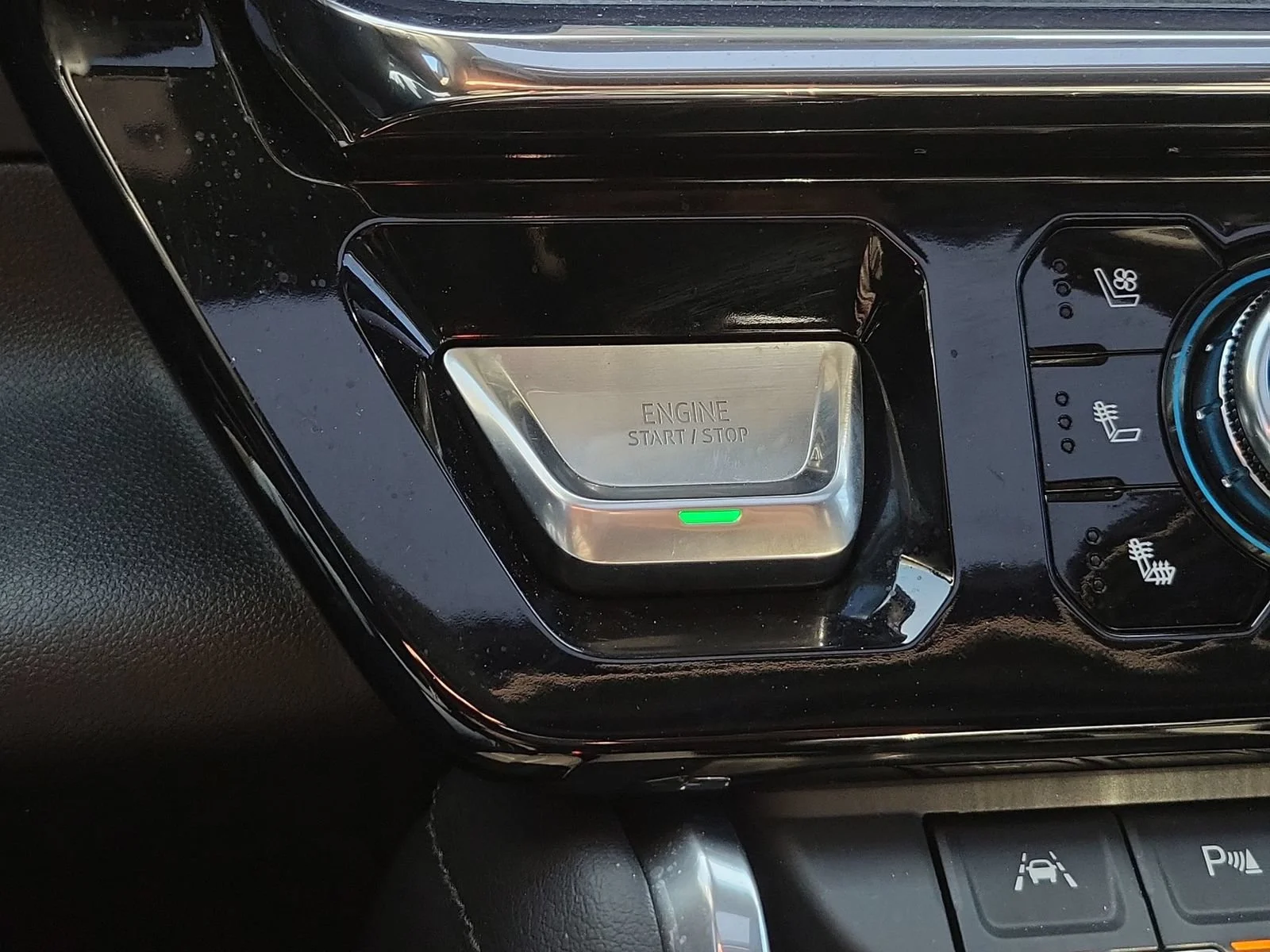 Certified Used 2025 Downpour Metallic GMC Denali image 17