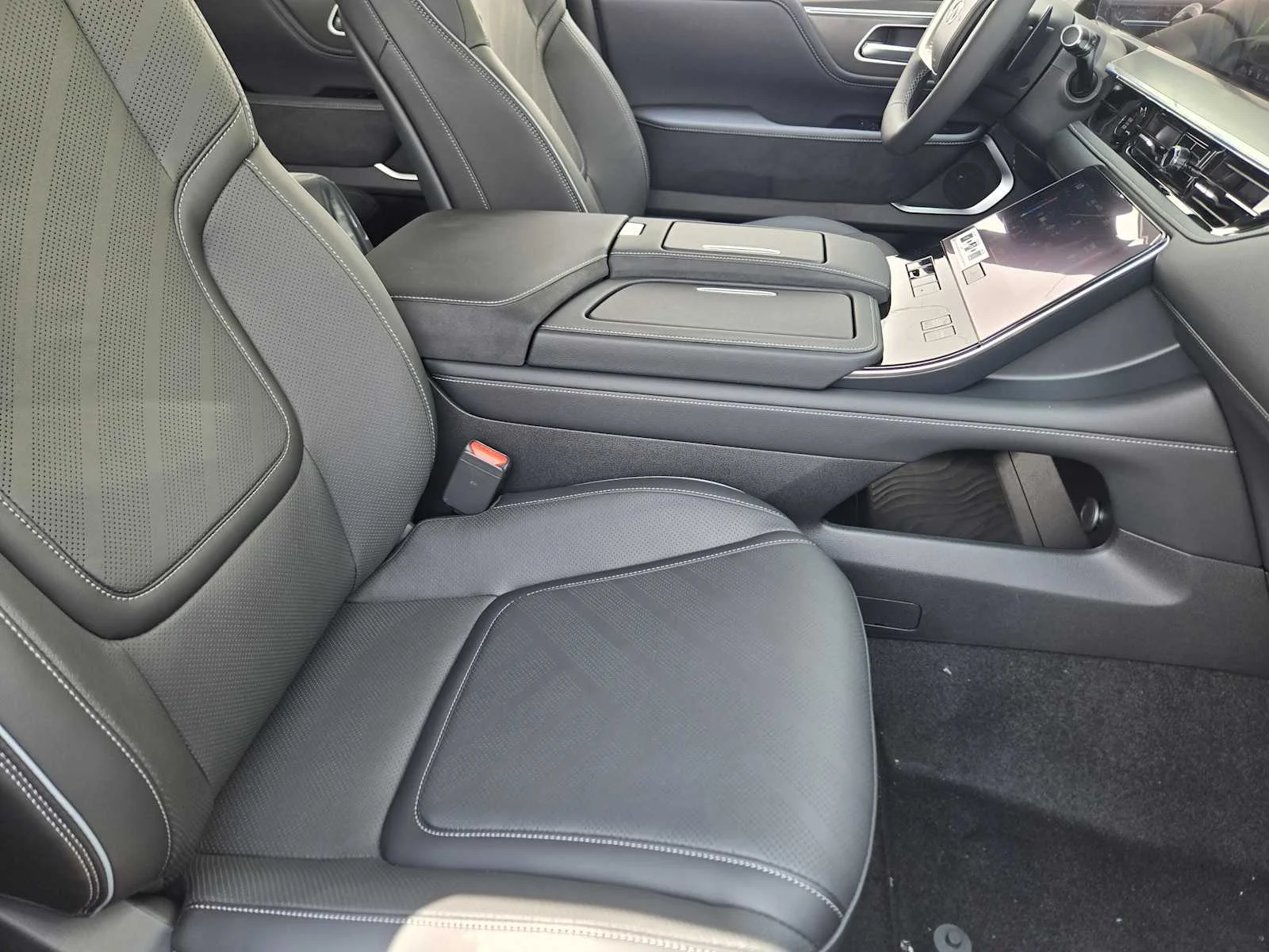 New 2026 DYNAMIC METAL INFINITI Luxe 2WD image 9