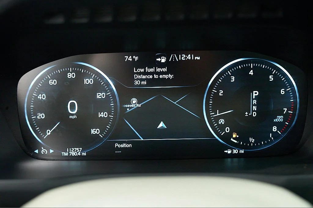 Used 2016 Blue Volvo T6 Momentum image 31