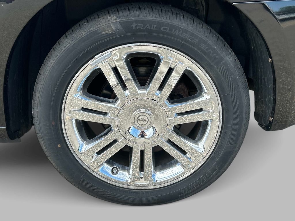 Used 2009 Black Chrysler Limited image 10