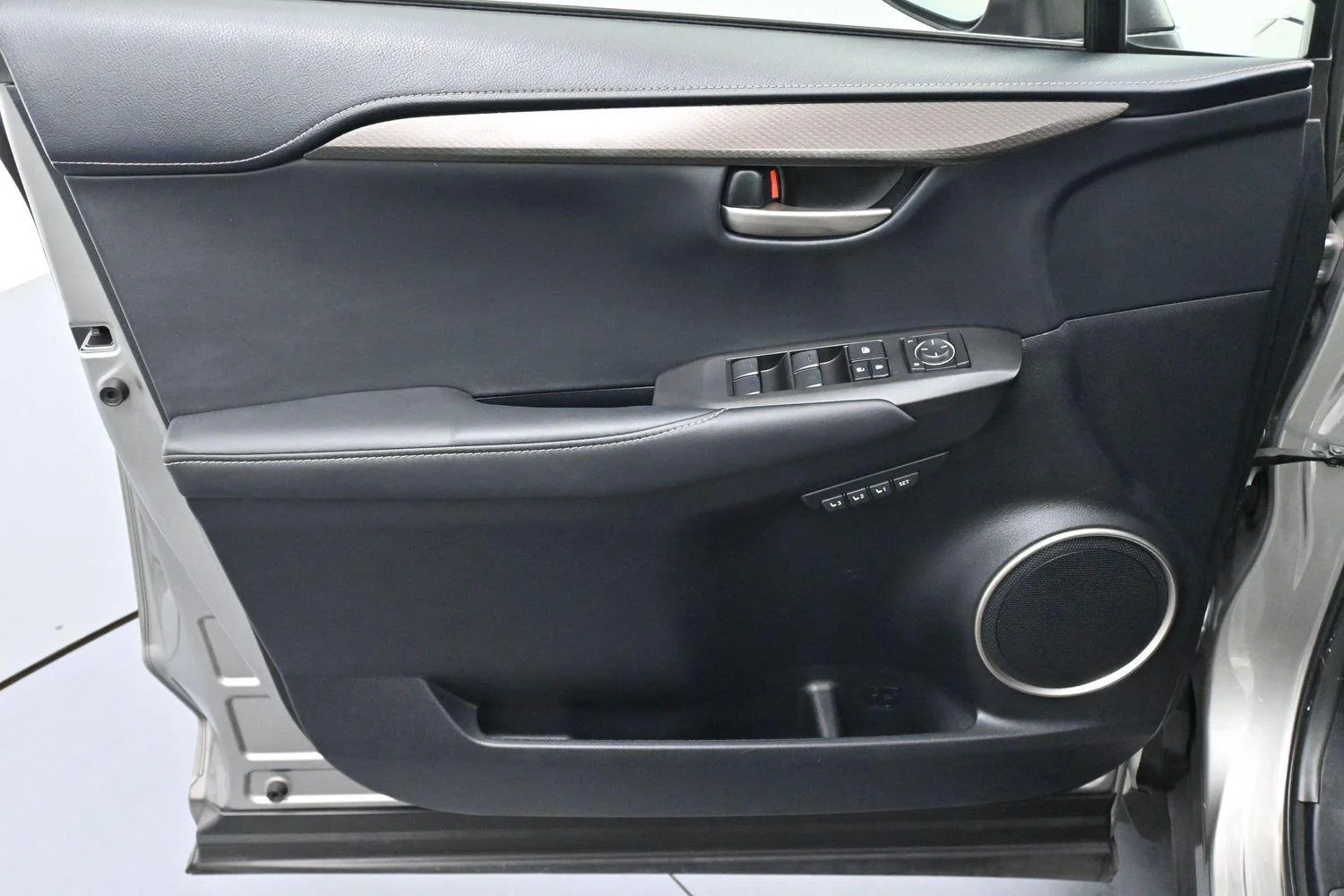 Used 2016 Atomic Silver Lexus F Sport image 11