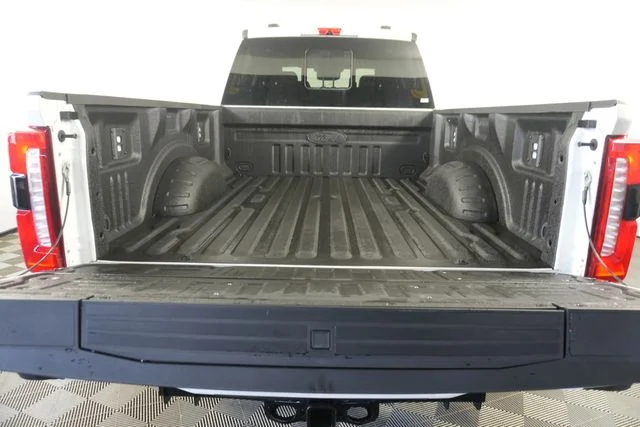 New 2026 Star White Metallic Tri-Coat Ford F-250® Lariat® image 34