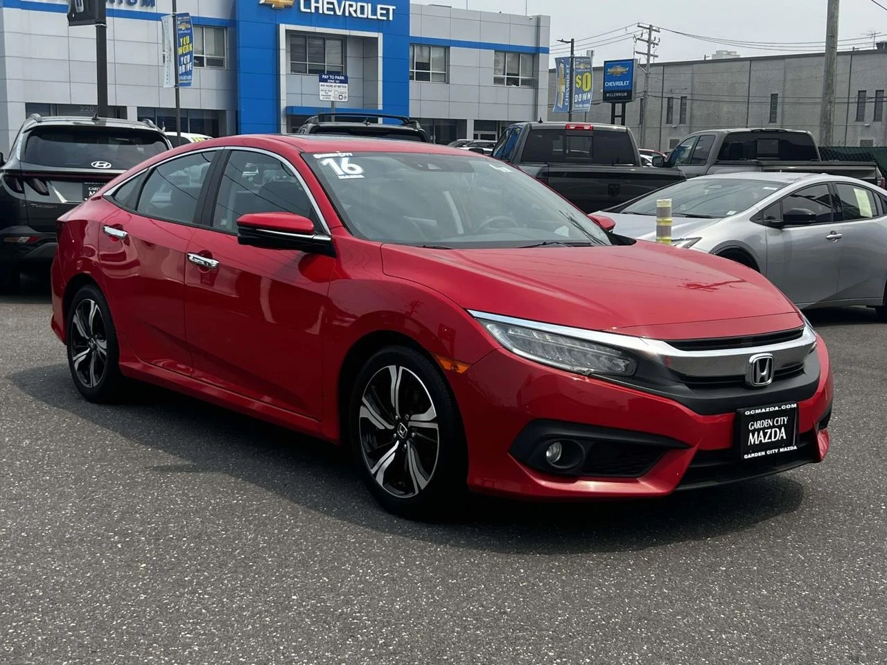 Used 2016 Red Honda Touring image 1