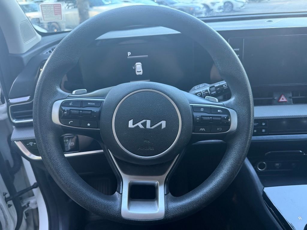Used 2023 Snow White Pearl Kia LX image 13