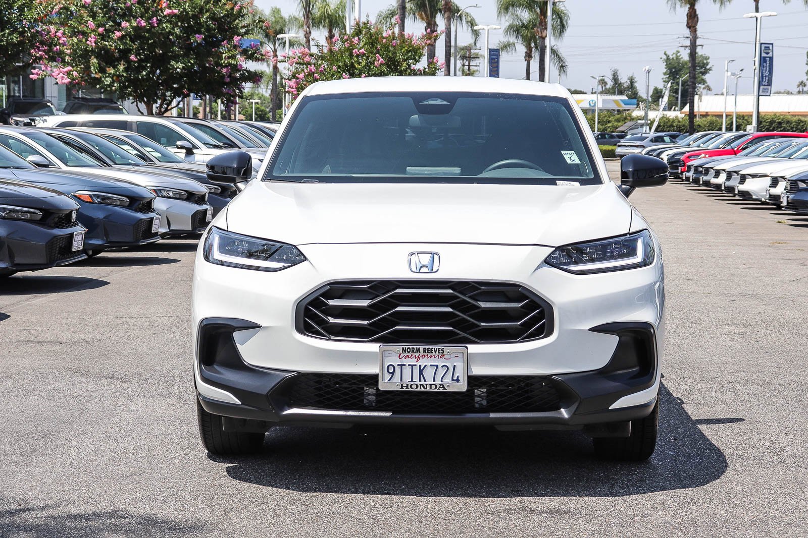 Certified Used 2025 Platinum White Pearl Honda Sport image 2