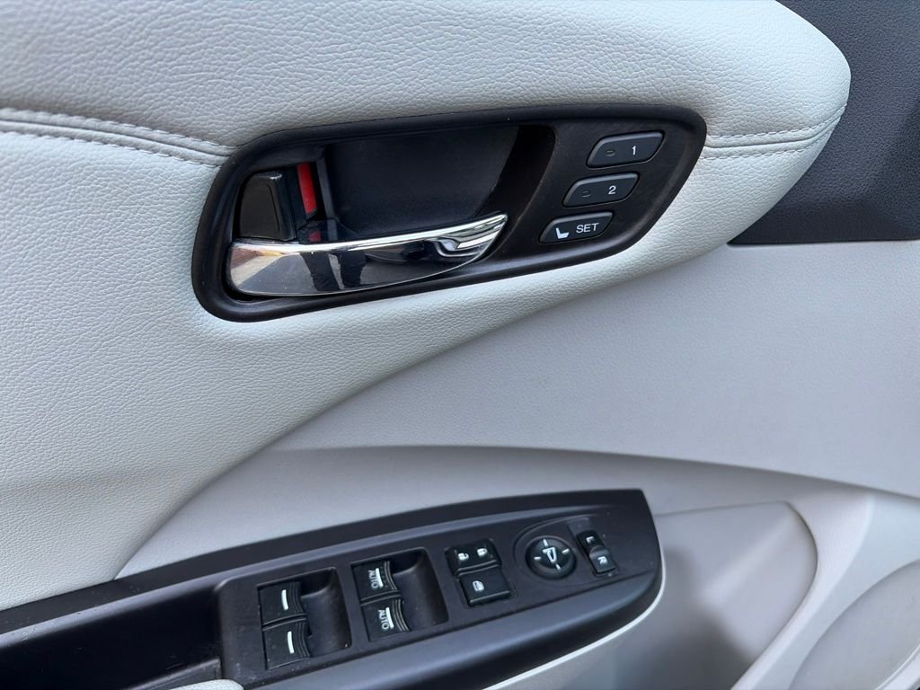 Used 2018 Modern Steel Metallic Acura  image 14