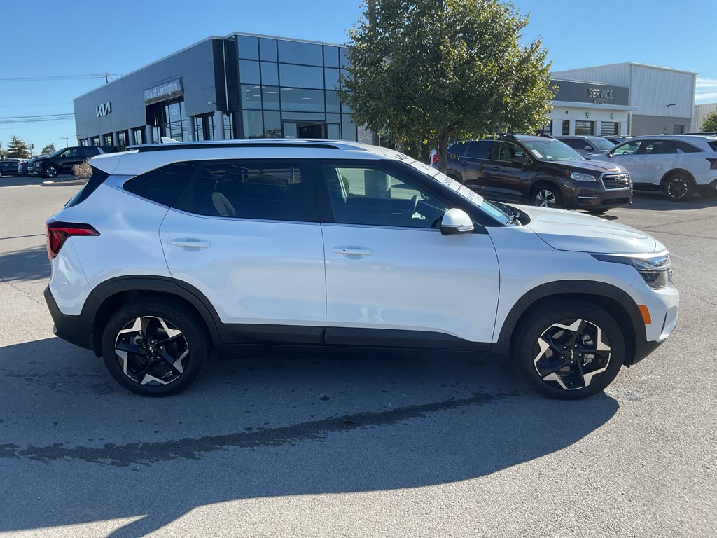 Used 2026 Snow White Pearl Kia EX image 10