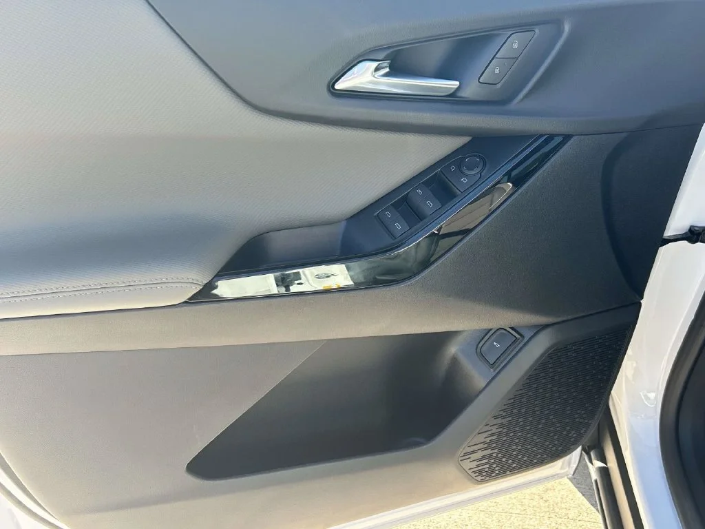 2027 Chevrolet Equinox LT - Photo 13