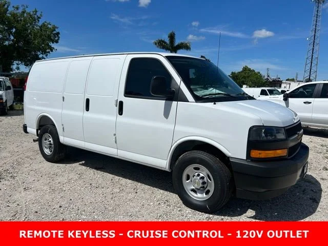2025 Chevrolet Express 2500 Work Van HD's photo