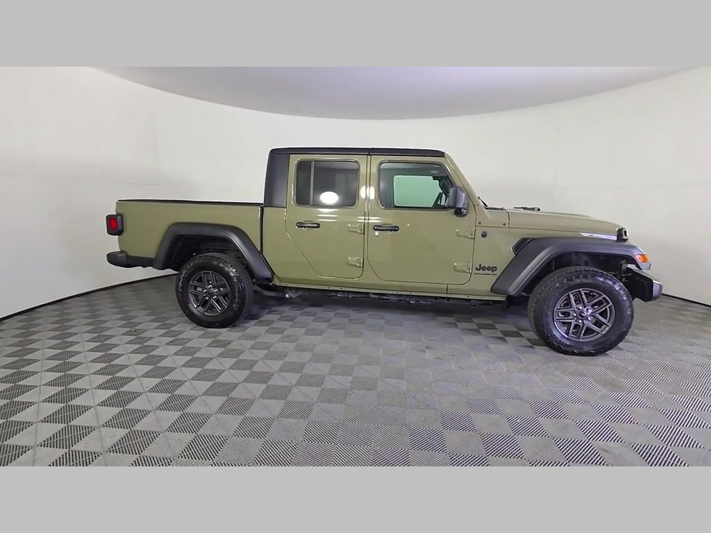 Used 2026 41 Jeep Sport S image 35