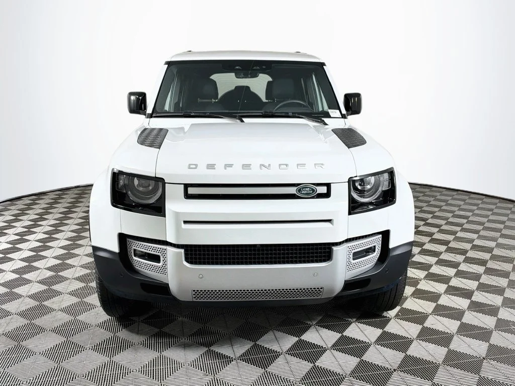Used 2025 Fuji White Land Rover S image 2