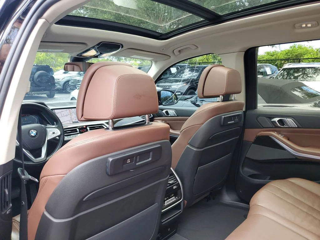 Used 2020 Black BMW xDrive40i image 14