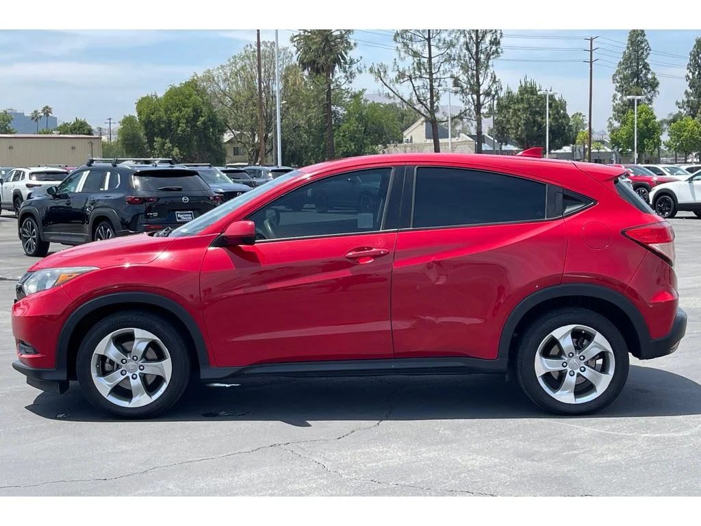 Used 2017 Milano Red Honda LX image 2