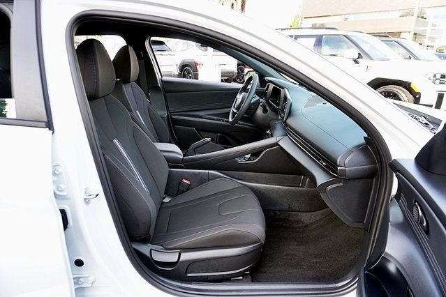 Used 2026 White Hyundai SEL Sport image 10