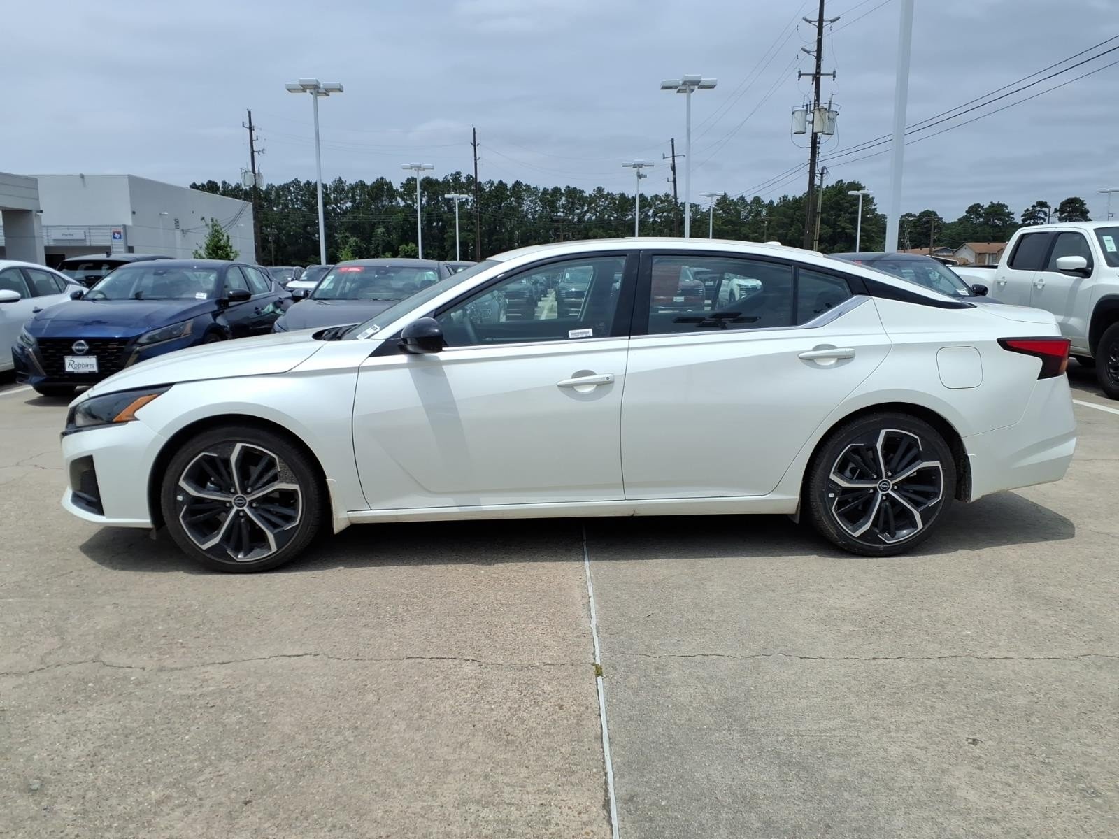 2025 Nissan Altima SR - 8