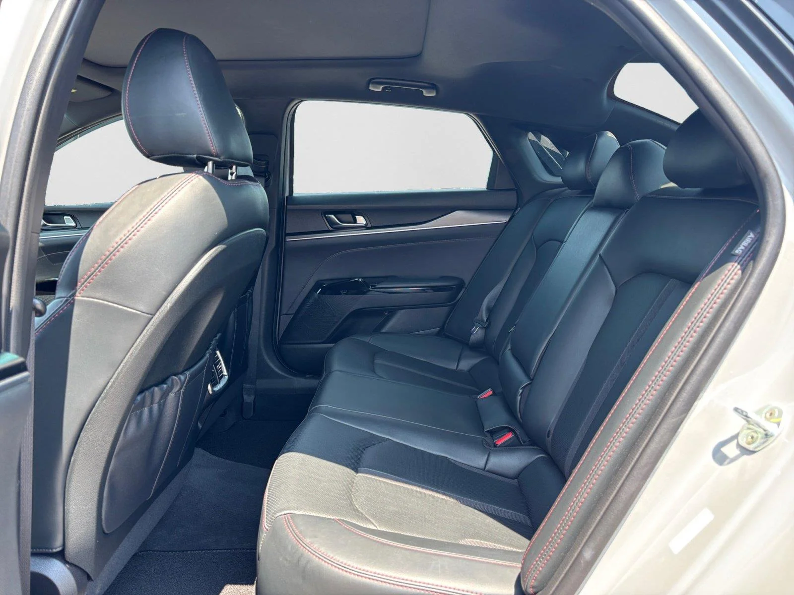 Used 2023 Wolf Gray Kia GT image 40