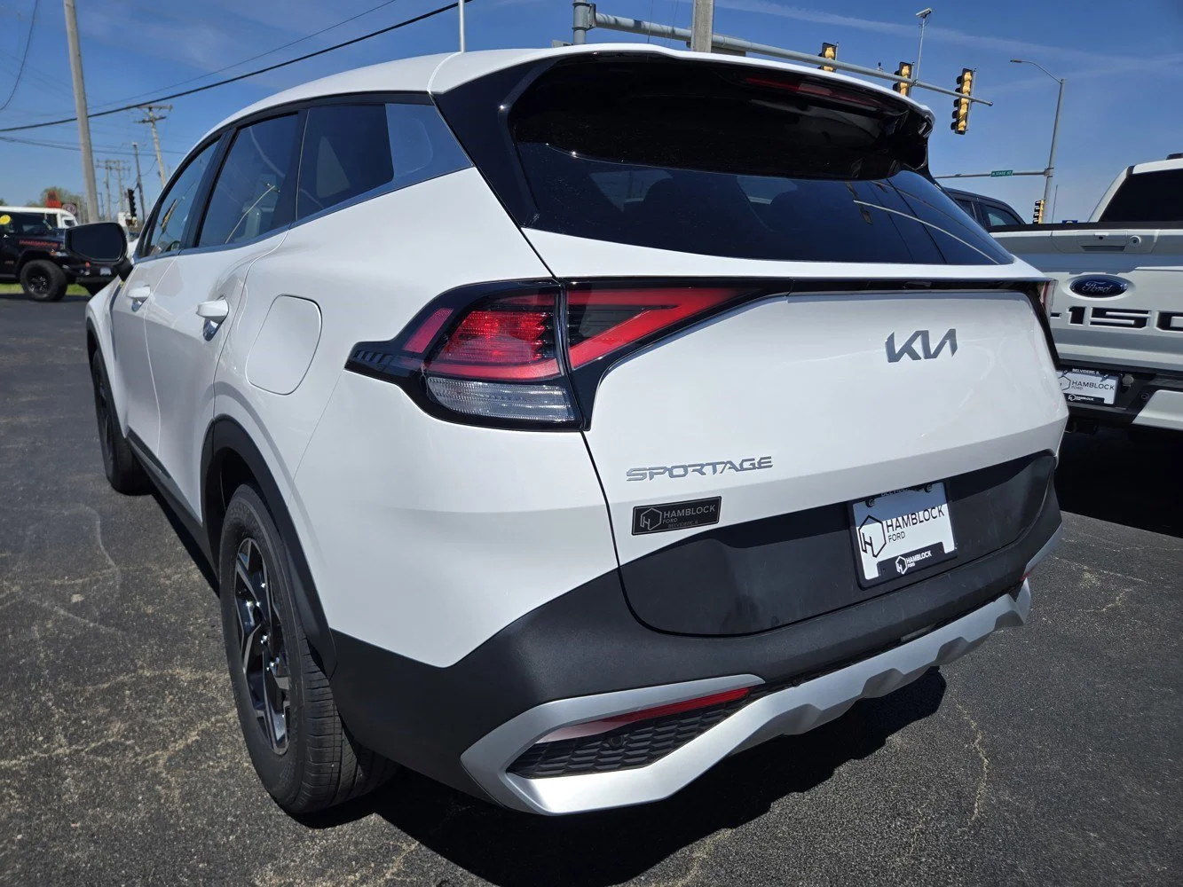 Used 2025 Glacial White Pearl Kia LX image 39