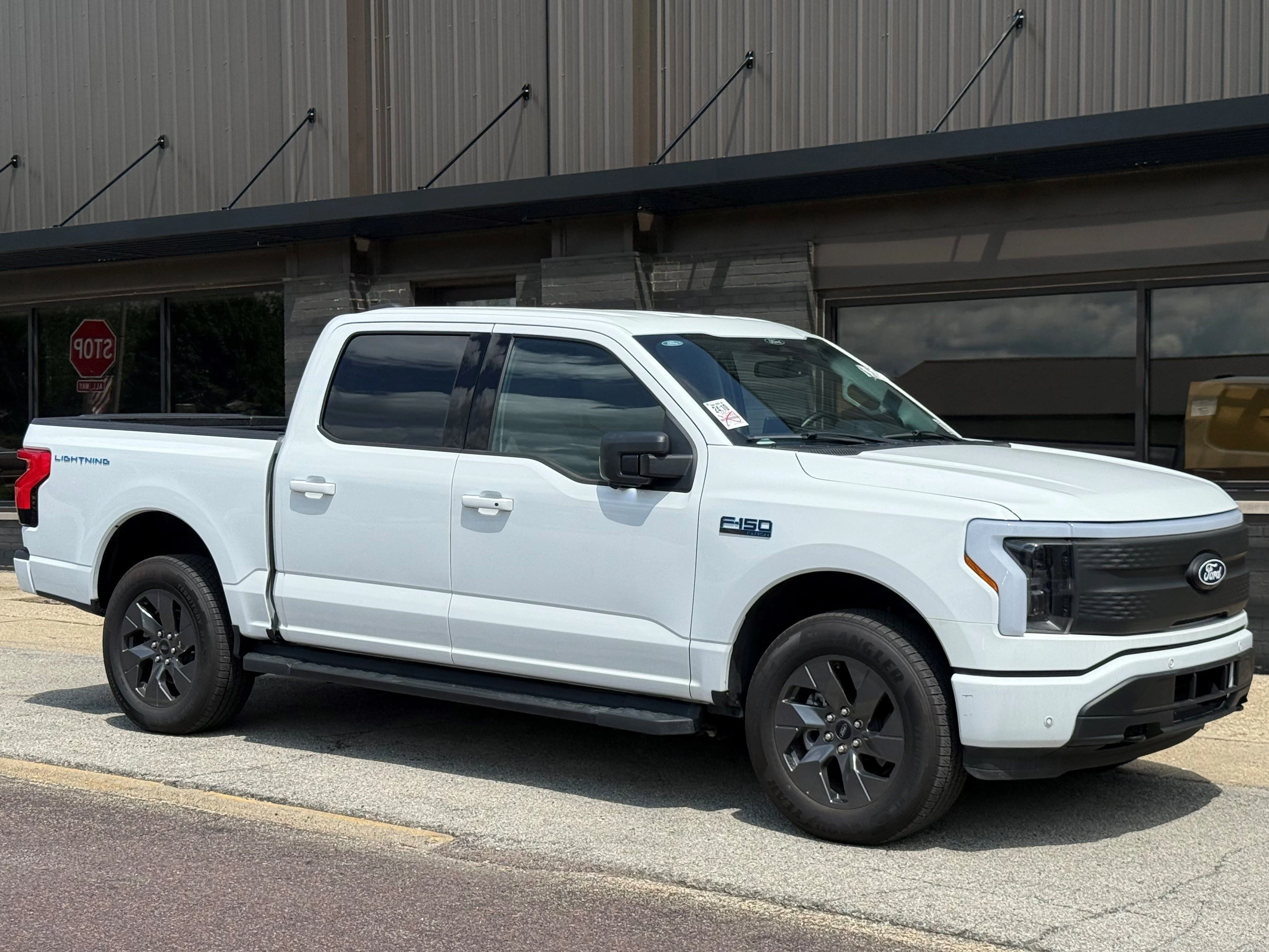 Used 2024 Oxford White Ford Flash image 3