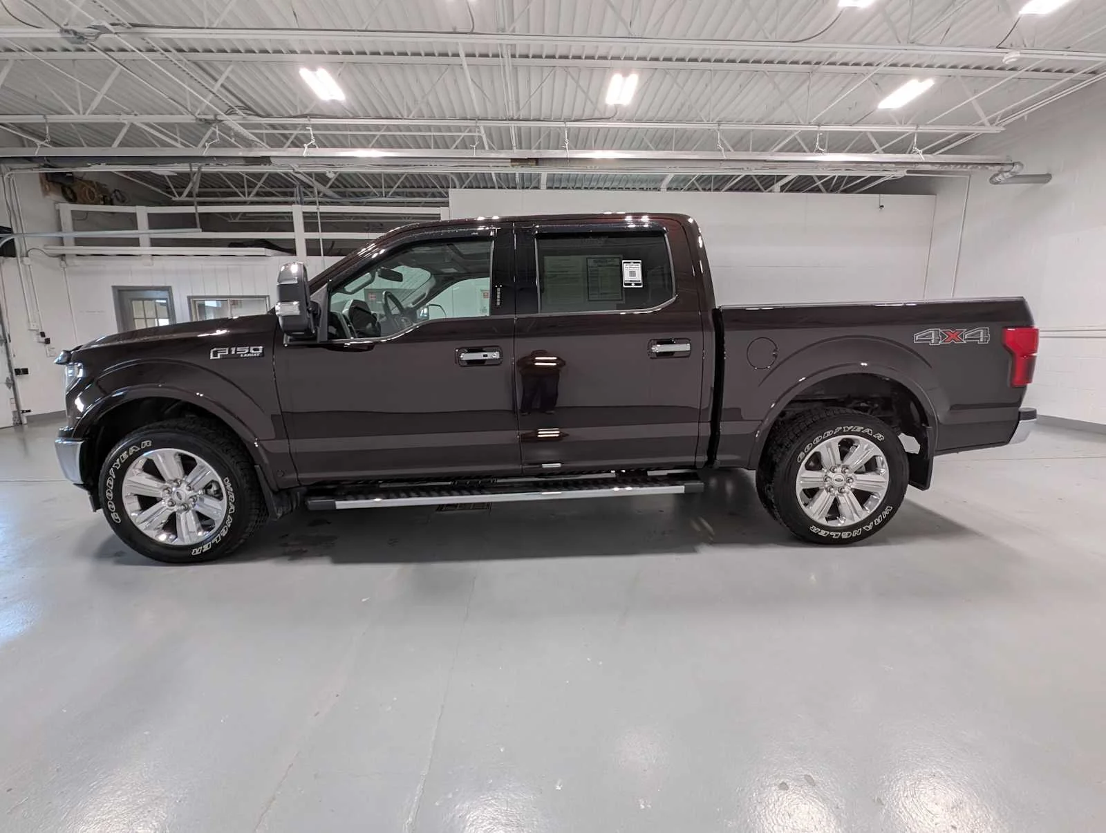 Used 2019 Magma Red Metallic Ford LARIAT image 11