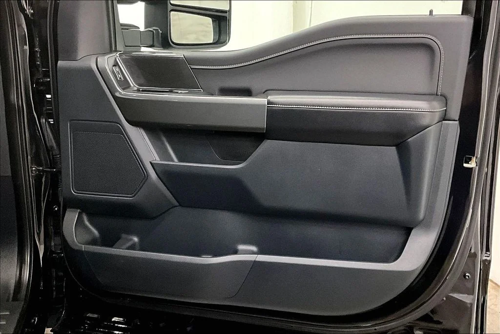 Used 2022 Black Ford XLT image 29