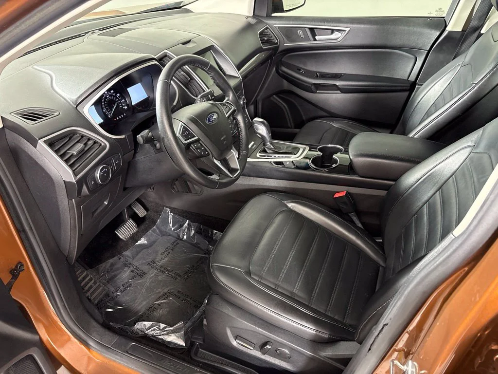 Used 2017 Red Ford SEL image 27
