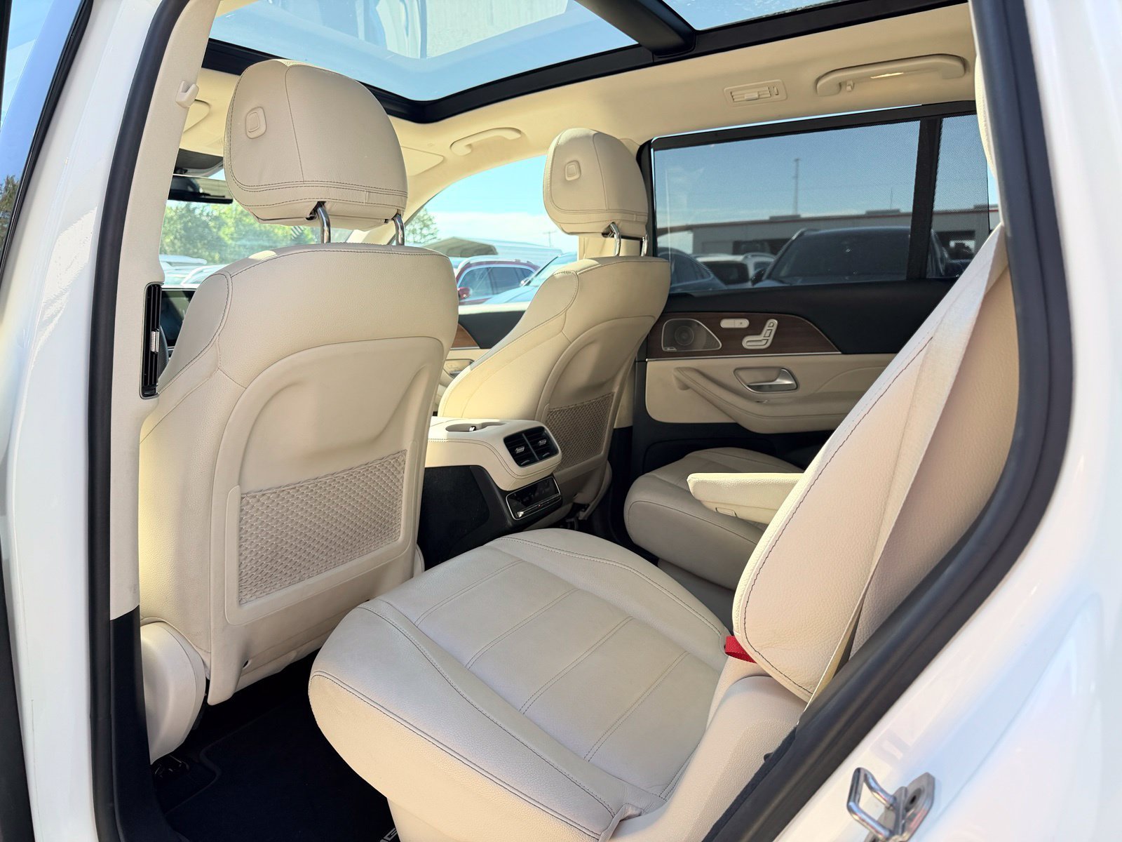 Certified Used 2023 MANUFAKTUR Diamond White Metallic Mercedes-Benz GLS 450 image 8