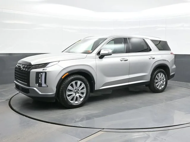 Used 2024 Silver Hyundai SEL image 5