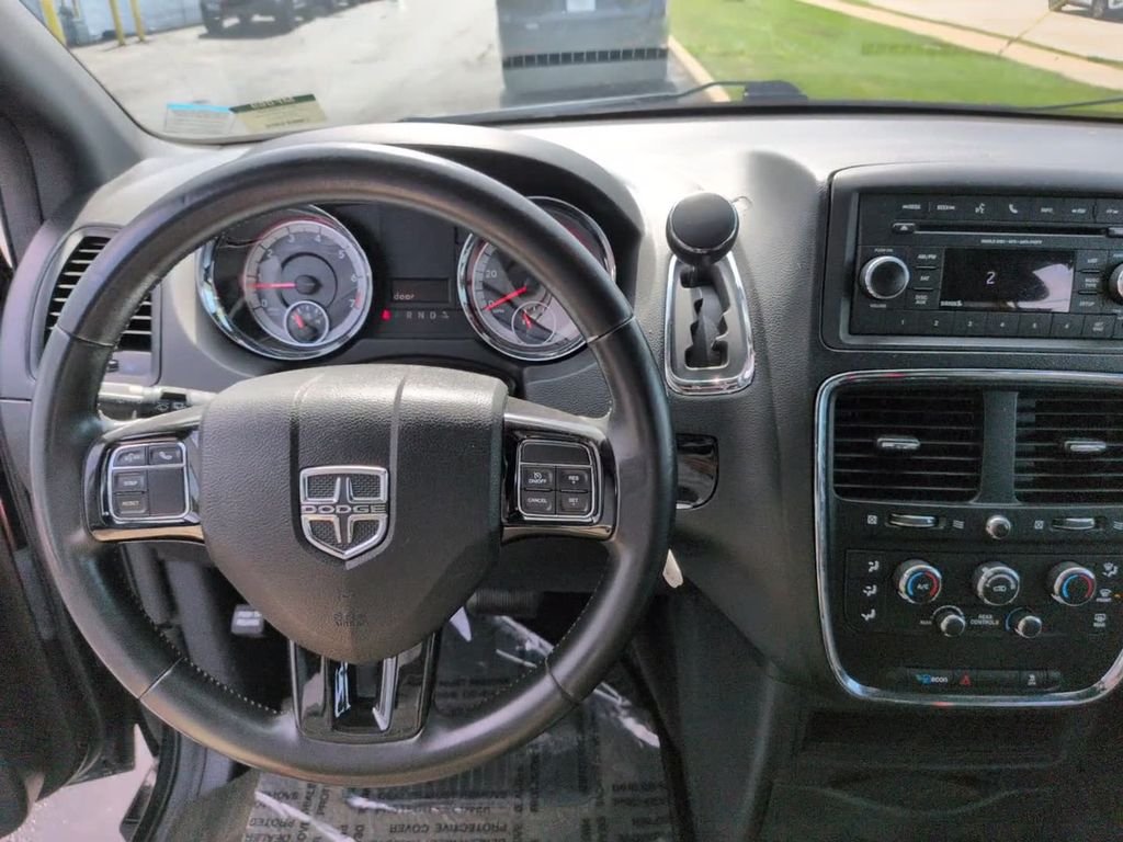 Used 2015 Black Dodge SXT image 24