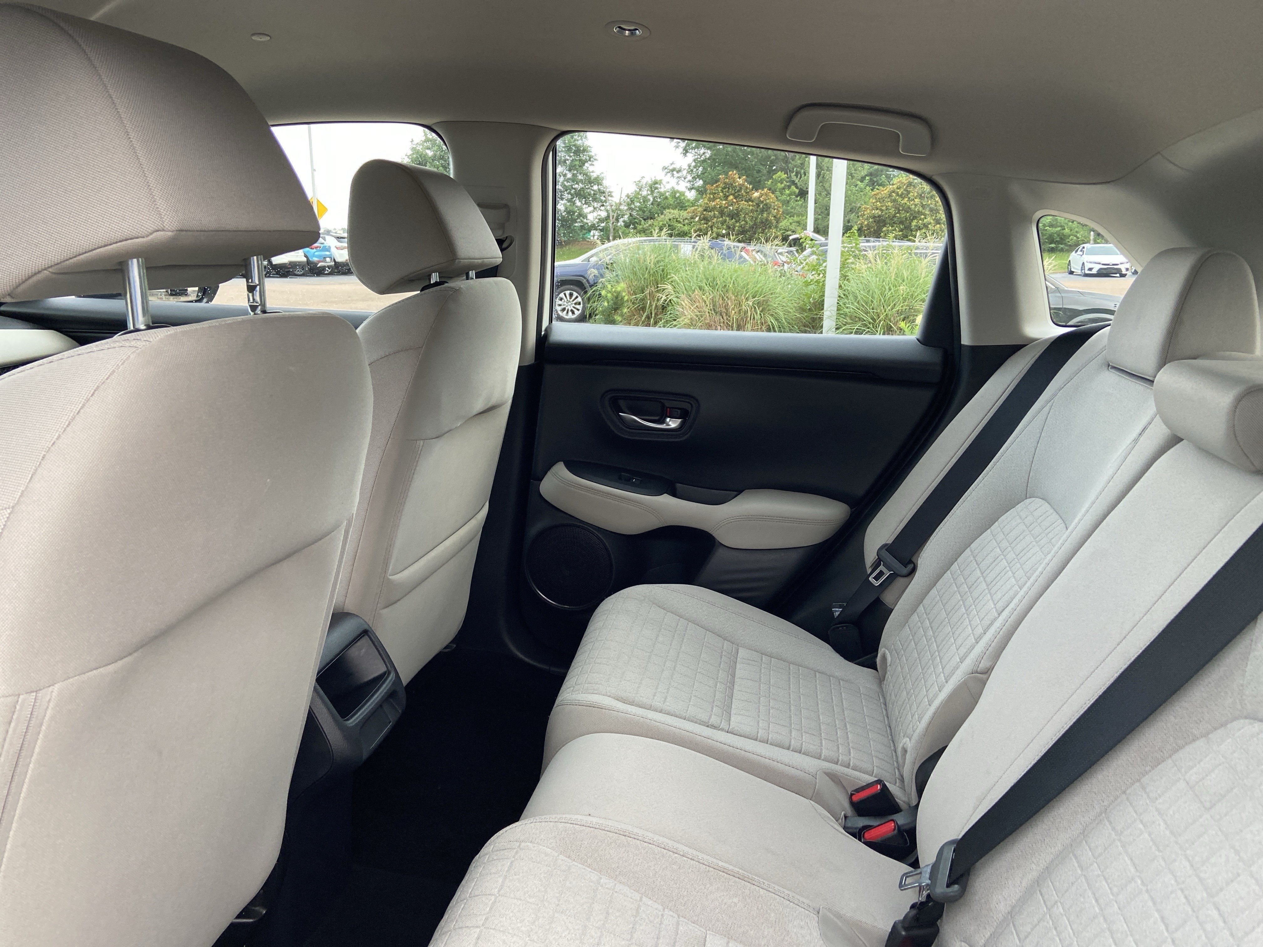 Used 2025 Platinum White Pearl Honda LX image 17