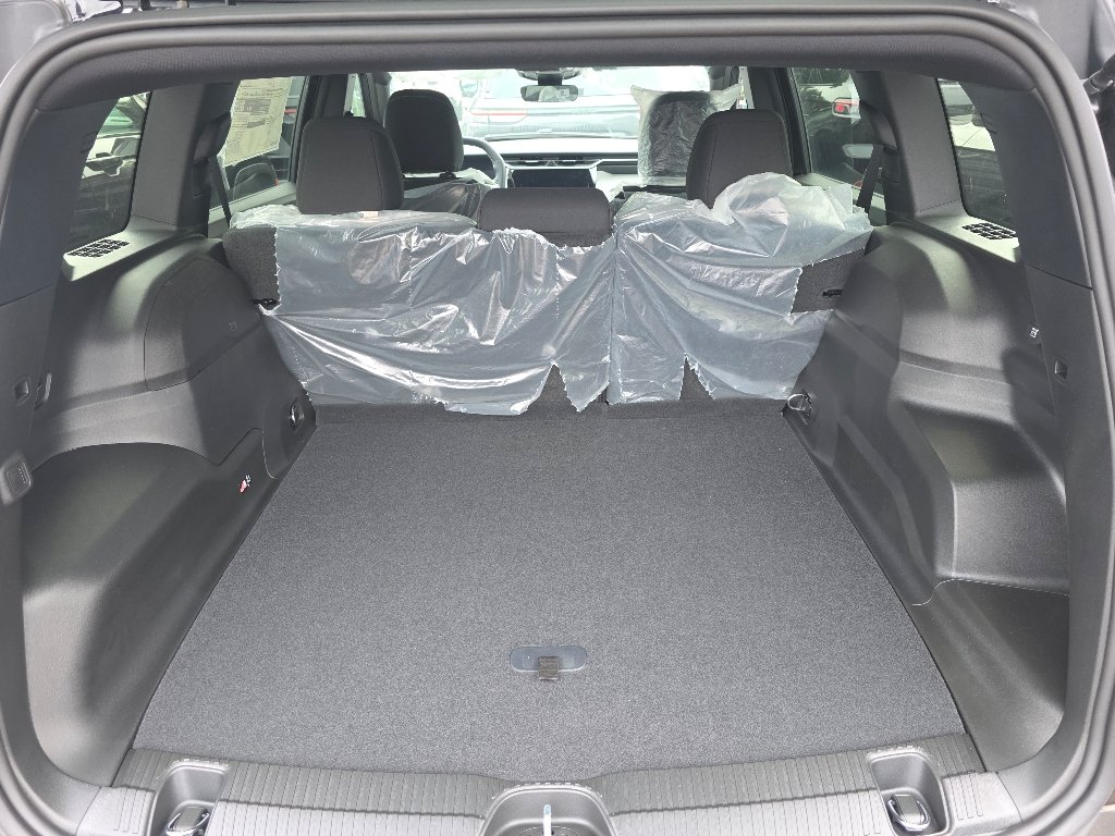 New 2026 Diamond Black Crystal Pearl-Coat Exterior Paint Jeep Laredo image 7