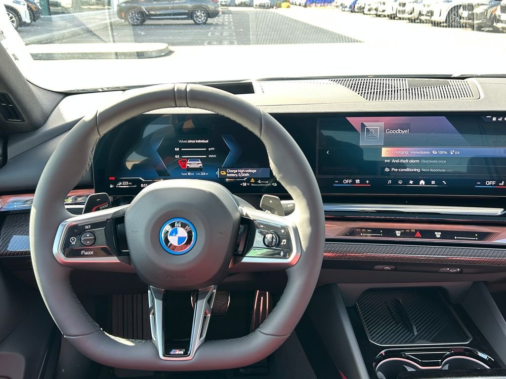 New 2027 Mineral White Metallic BMW 550e xDrive image 17