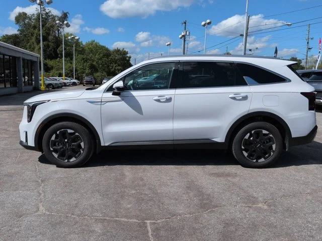 New 2025 Glacial White Pearl Kia S image 8
