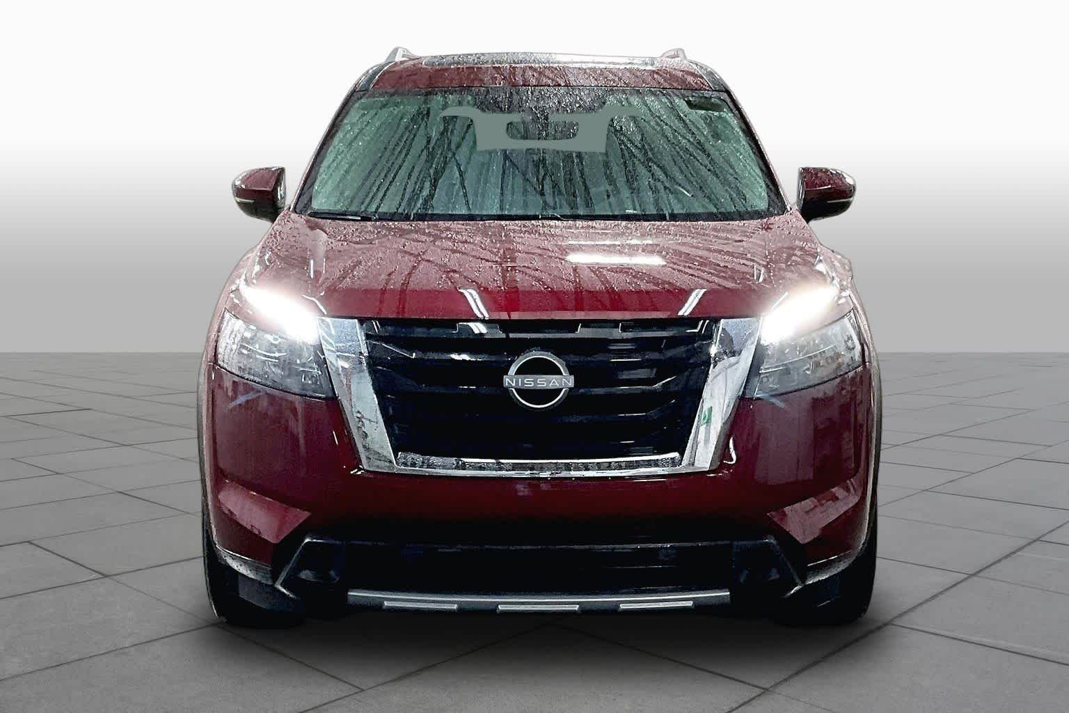 Used 2025 Scarlet Ember Tintcoat Nissan Platinum image 4